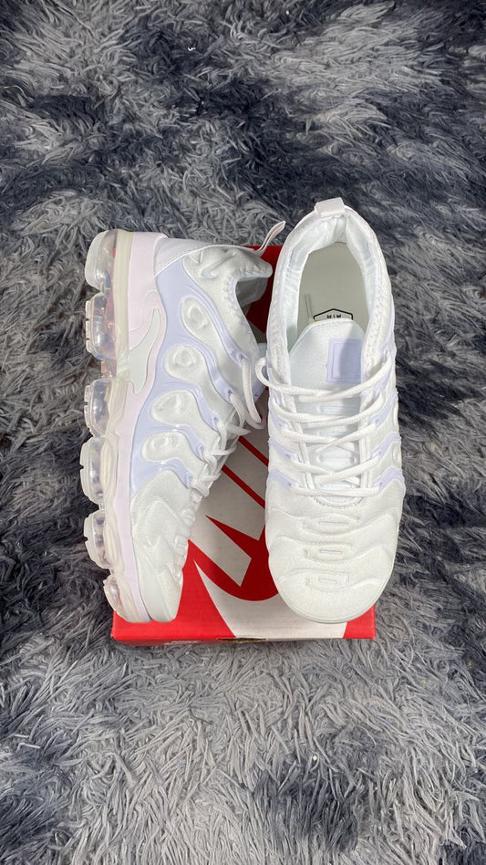 Vapormax plus white