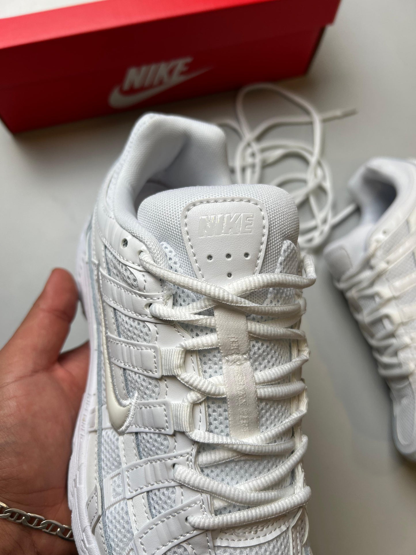 Nike P-6000 blancas