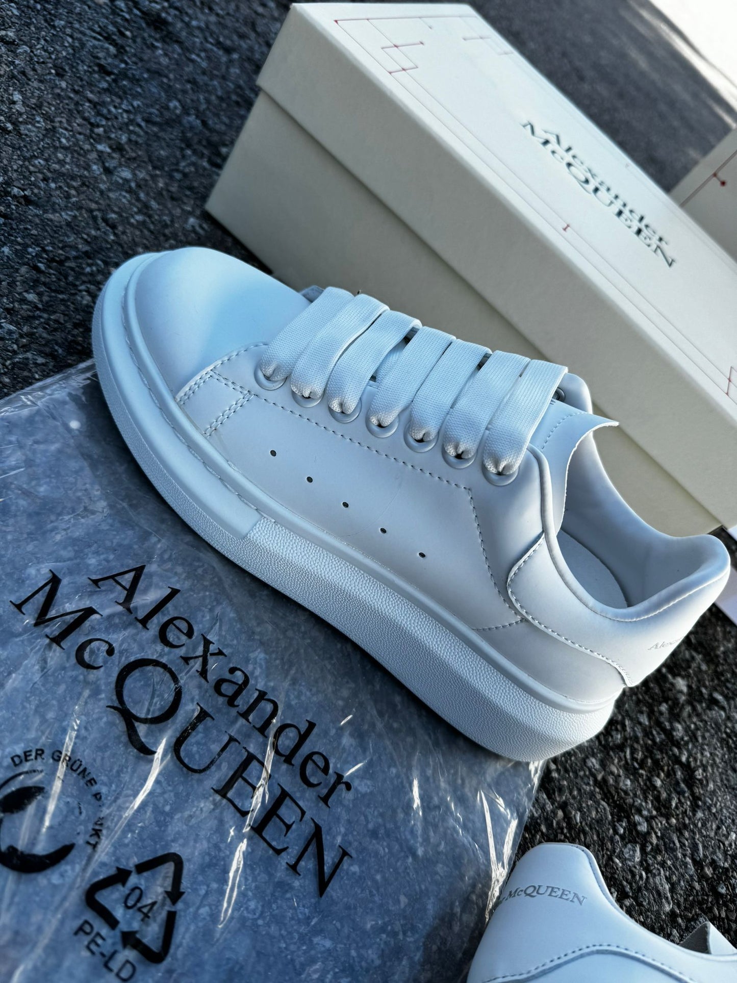 ALEXANDER MCQUEEN  BLANCAS