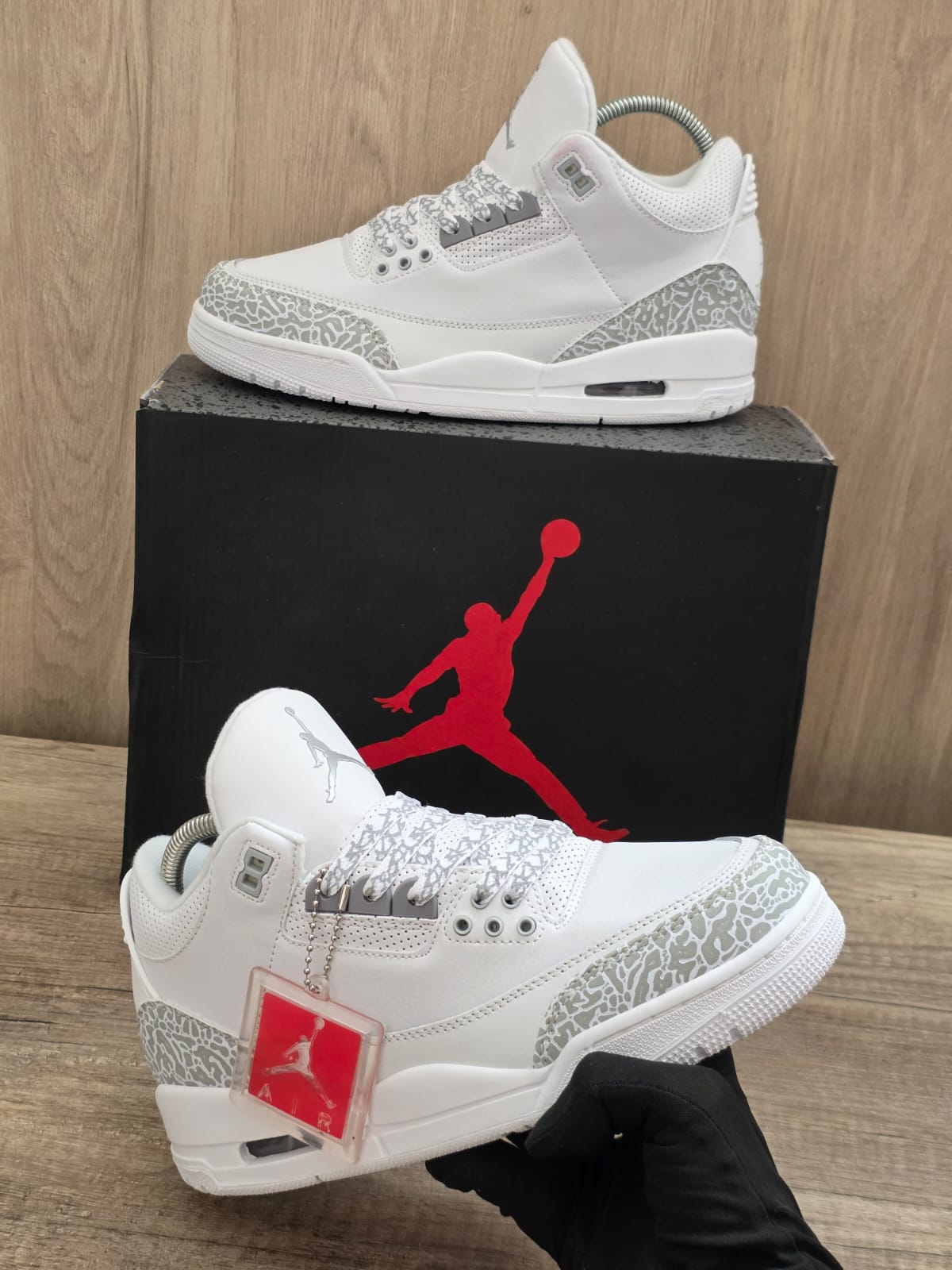 Jordan 3 blanca gris