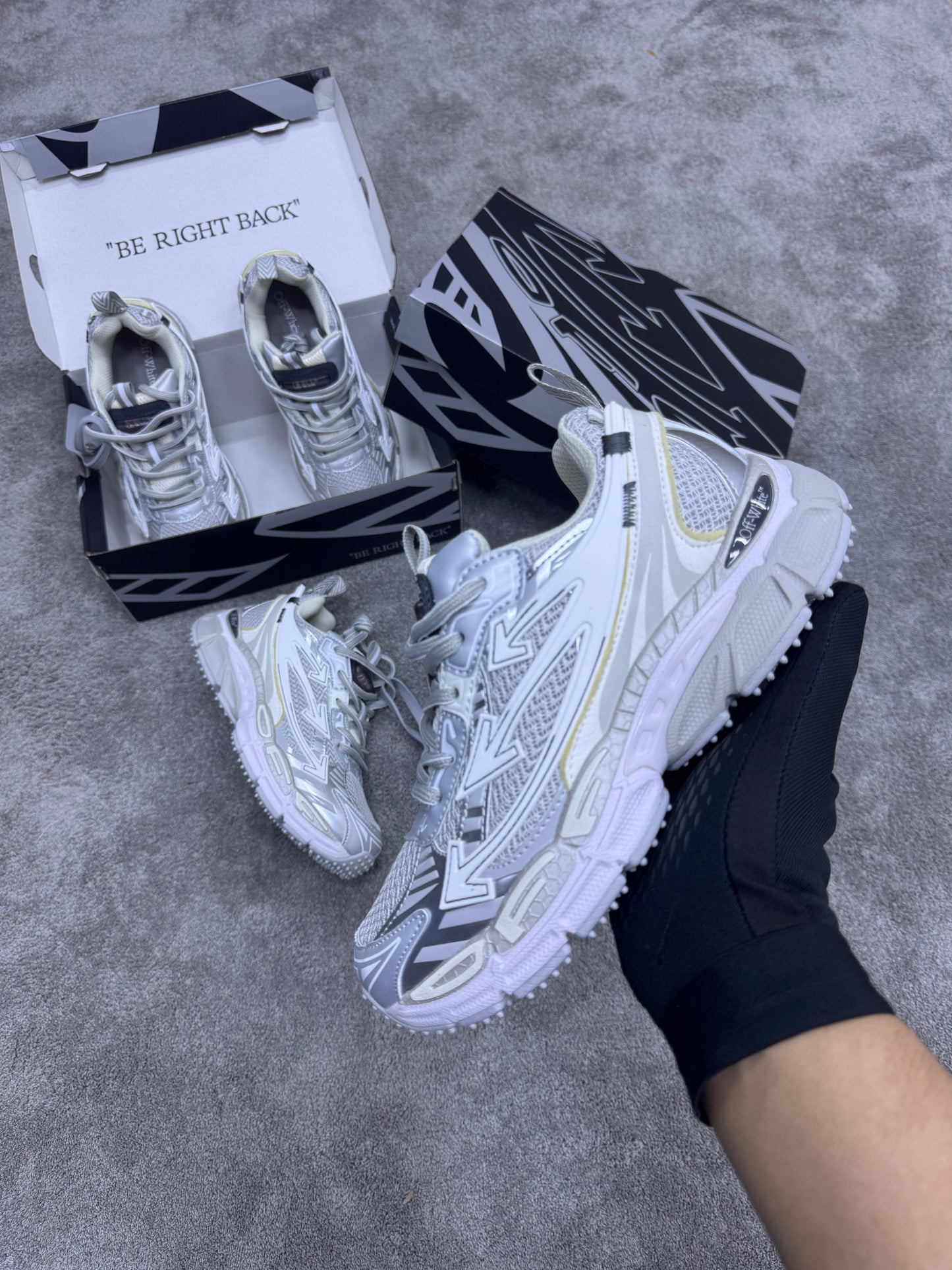 Off white blancas y grises