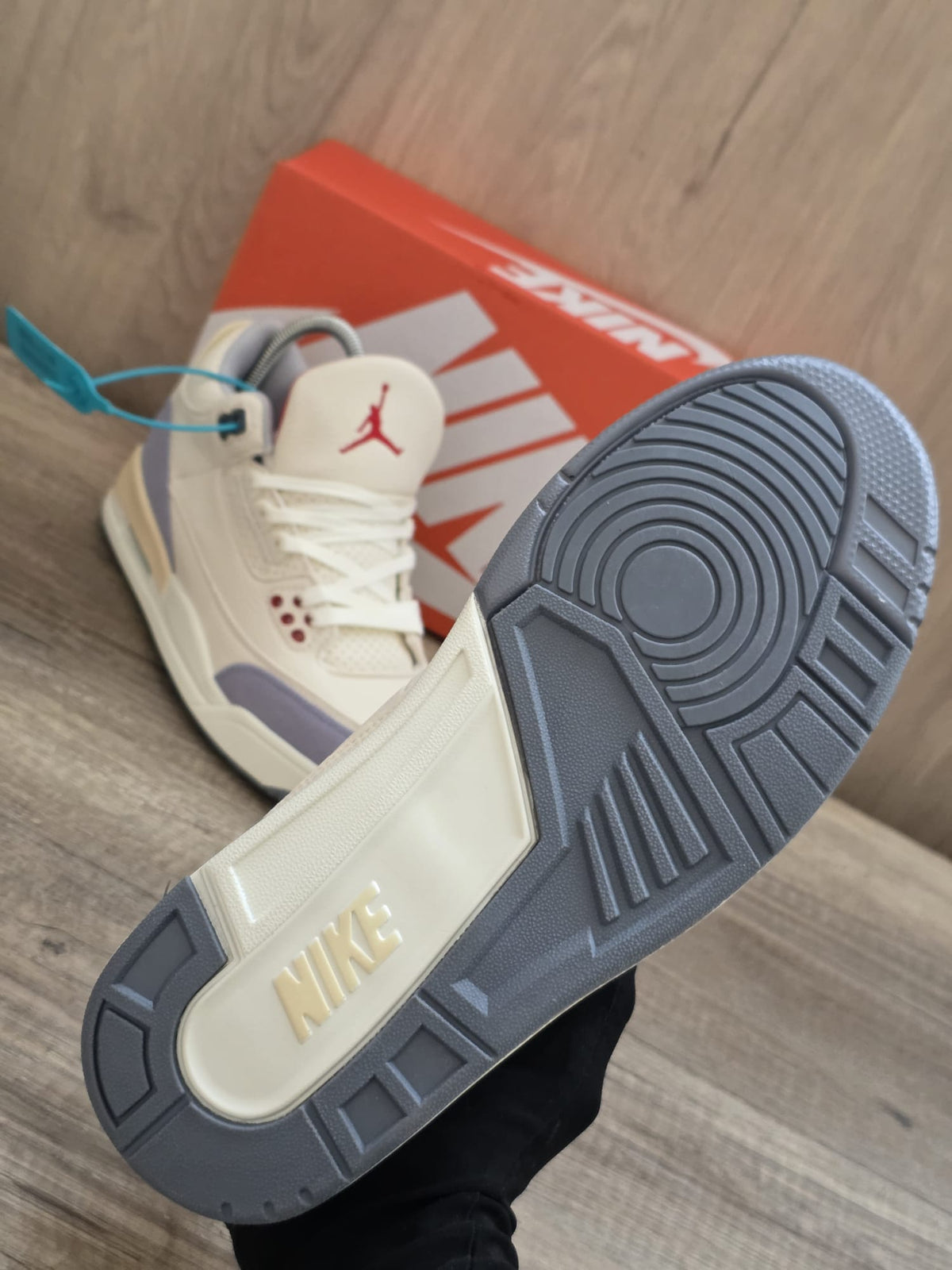 Jordan 3 beige azul