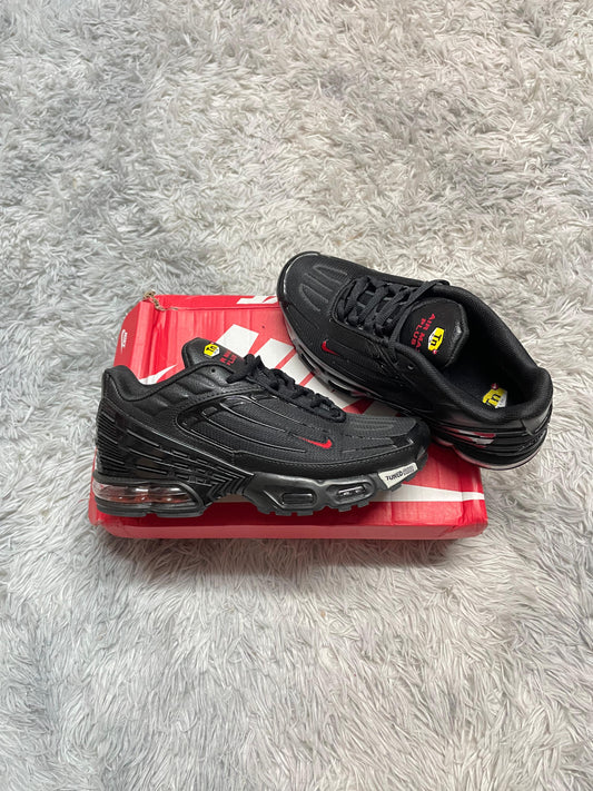 Tn Tunned negras logo rojo detalles amarillos