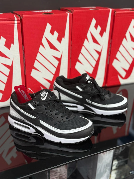 Air max 720 BW marron logo negro detalles blancos