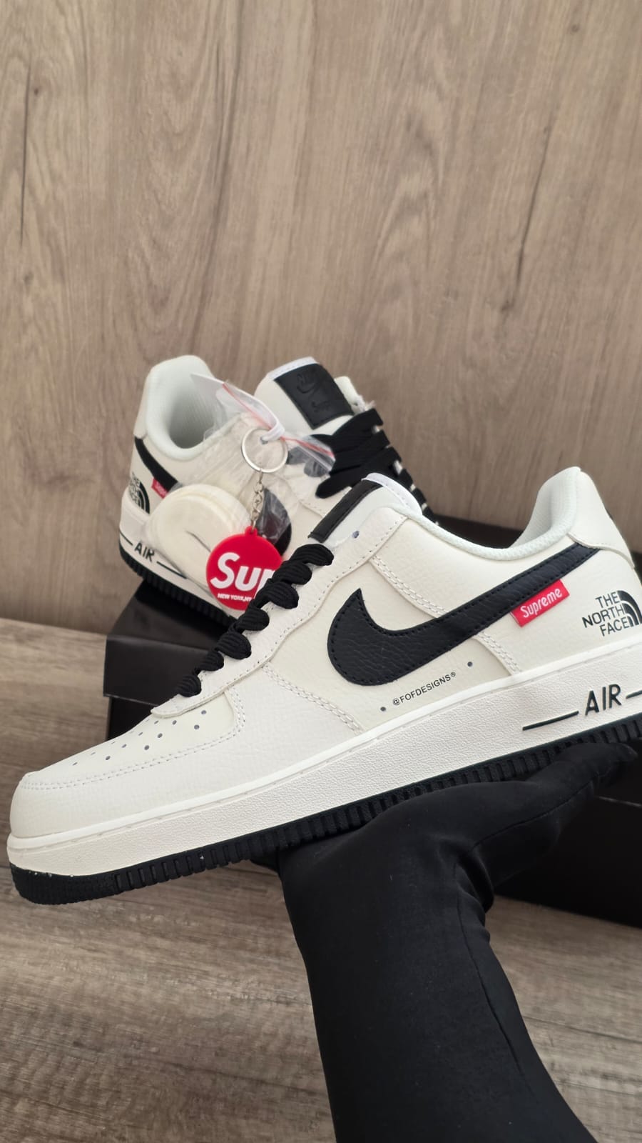 Force blanca logo negro supreme x the north face