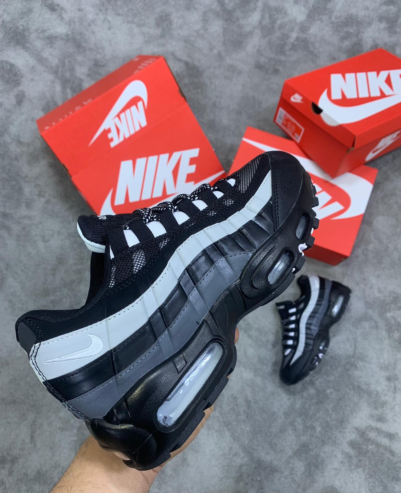 Air Max 95 tricolor logo blanco