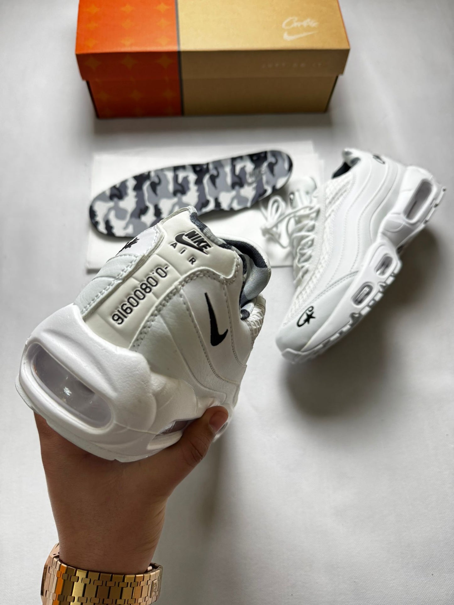 Air max 95 x Corteiz blancas logo negro
