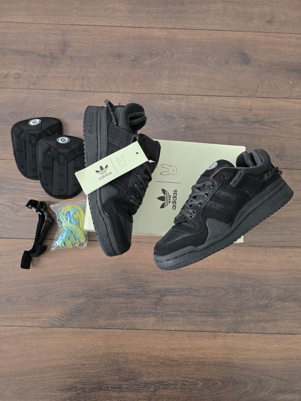 Adidas bad bunny negro