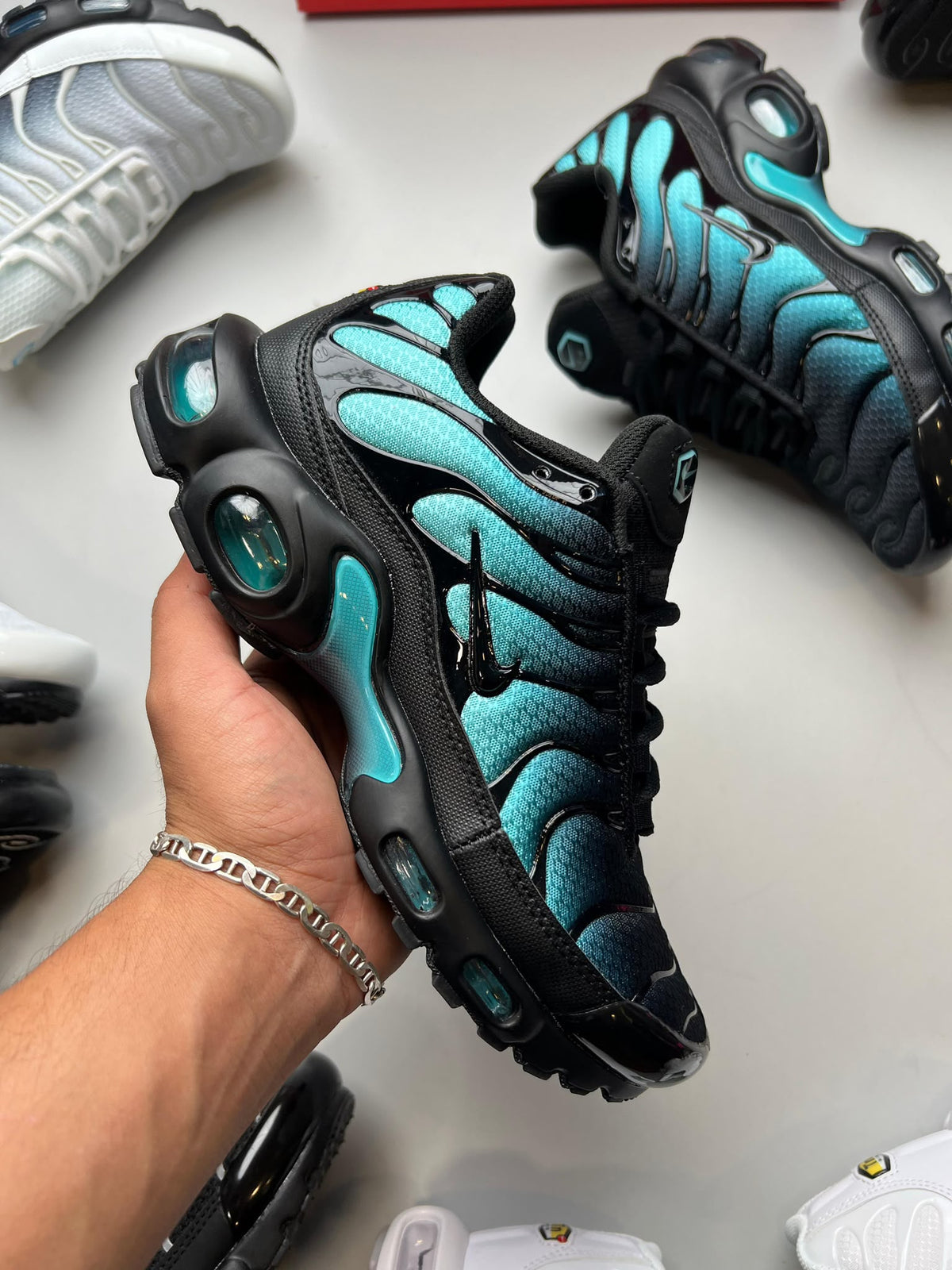 NIKE TN negras y azules