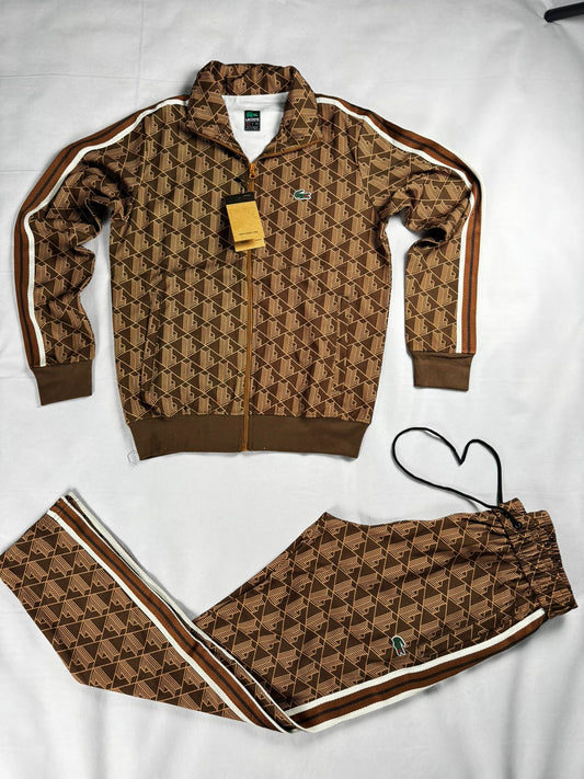 Chandal lacoste marron logo verde lineas negras