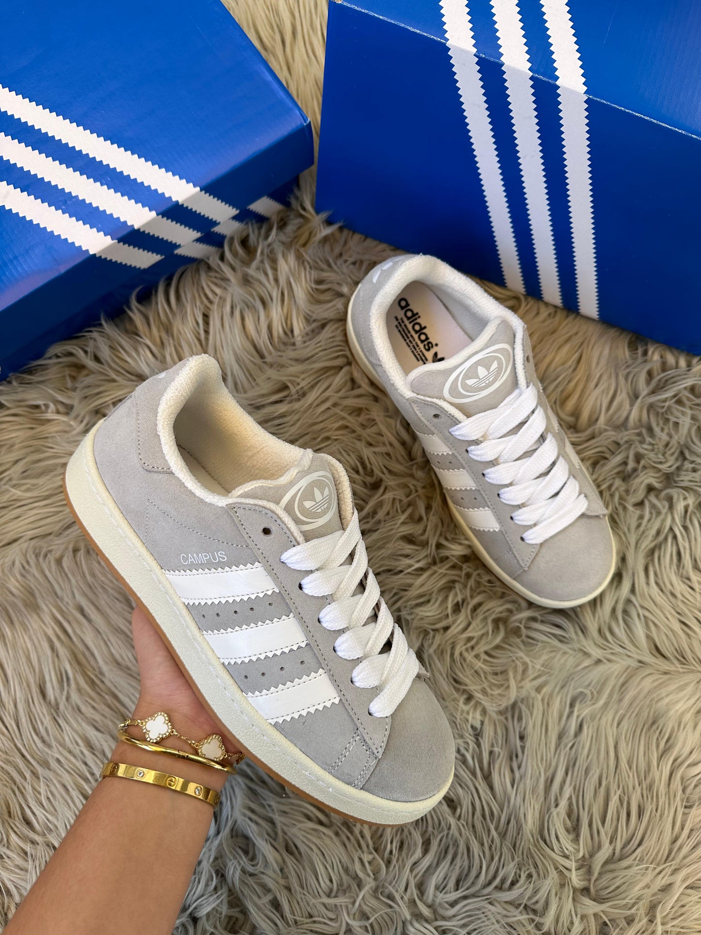 Adidas campus gris logo blanco