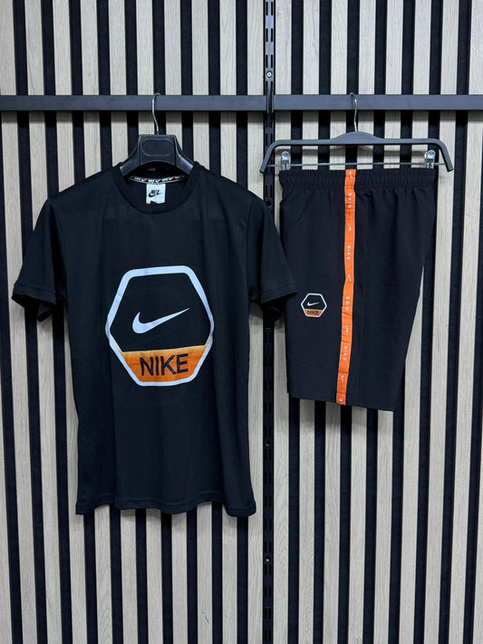 Conjunto corto nike negro logo blanco y naranja