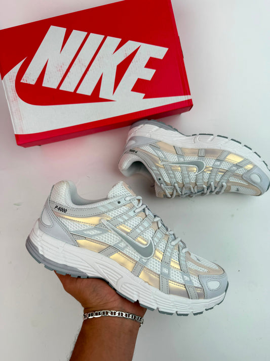 Nike P-6000 grises y blancas