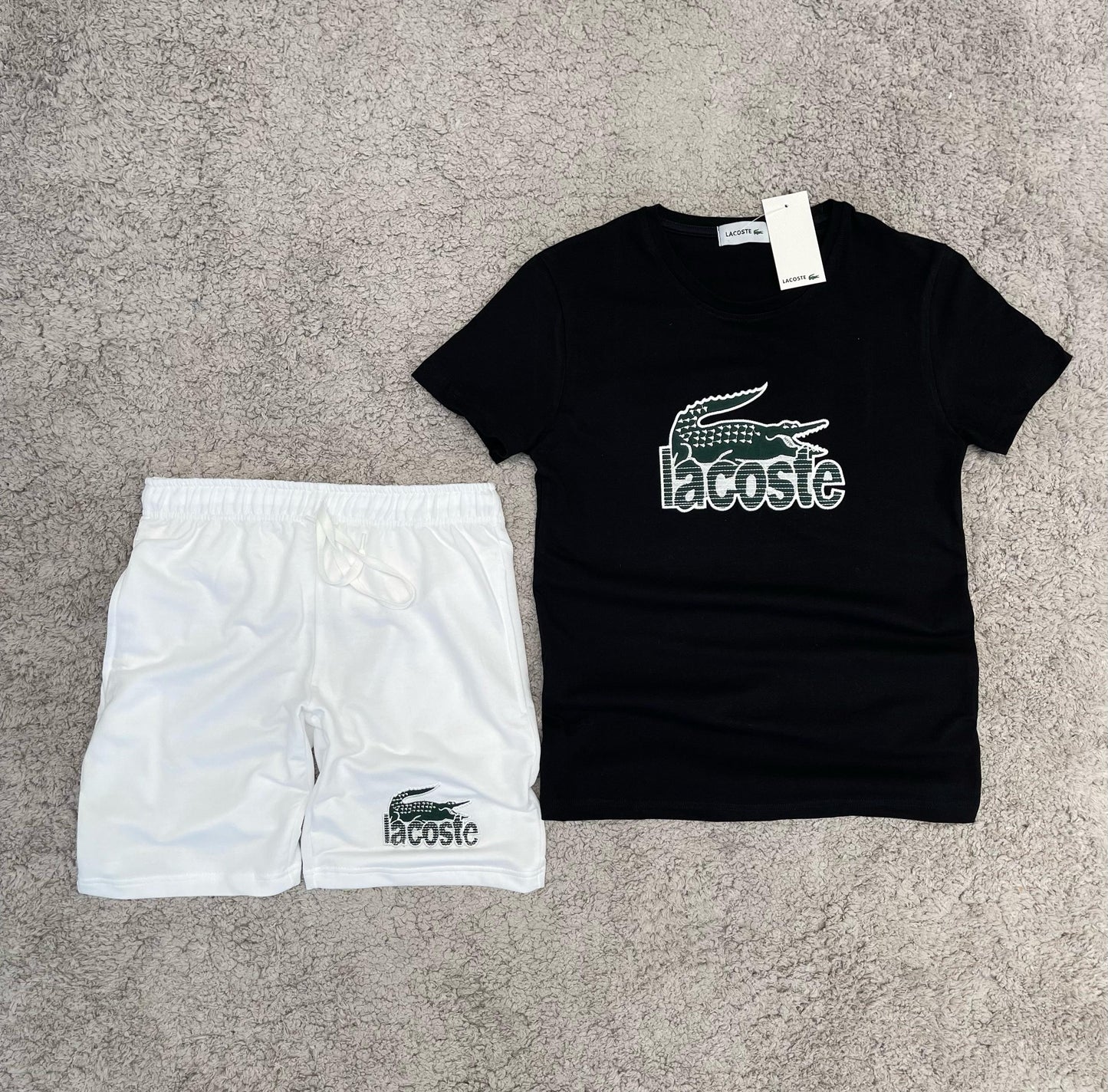 CONJUNTO LACOSTE negro pantalon blanco