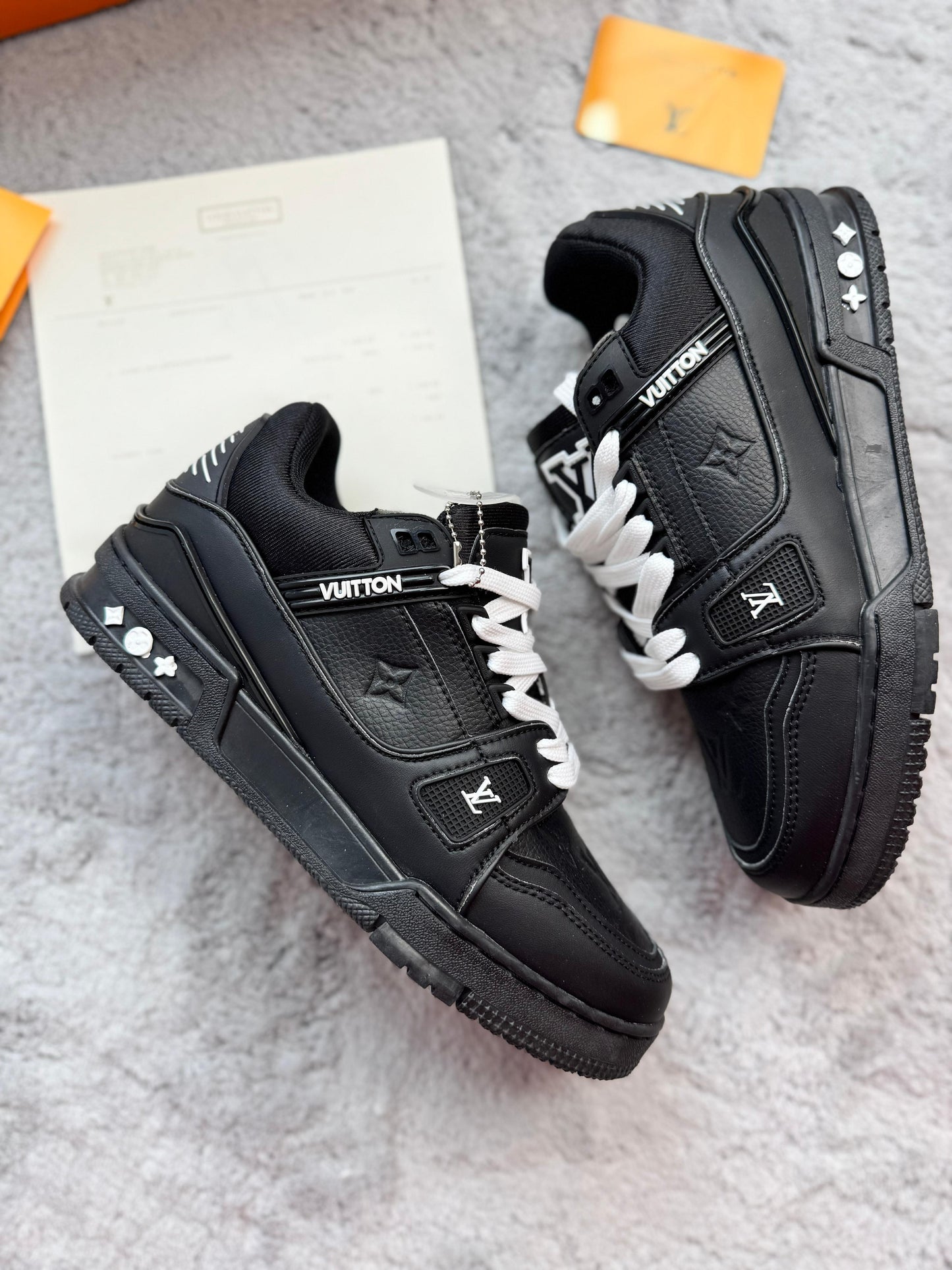 Louis vuitton SKATE 2025 negra y blanco