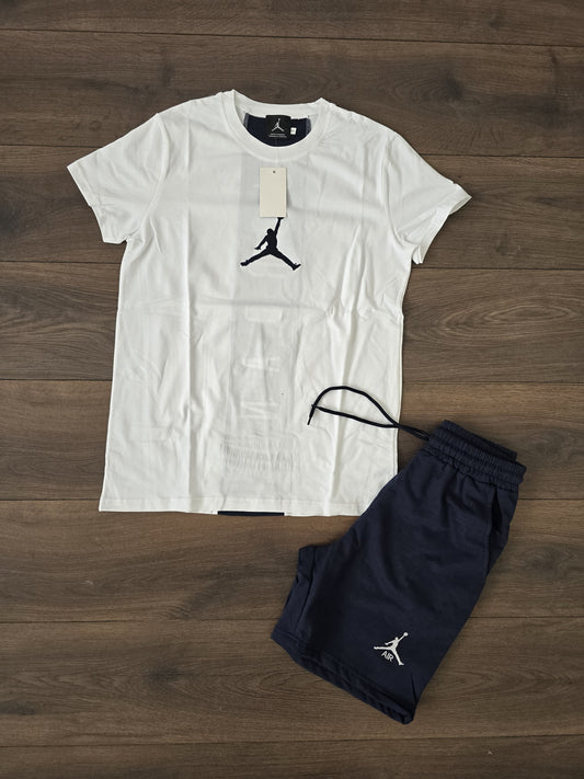 Conjunto verano jordan blanco azul logo central