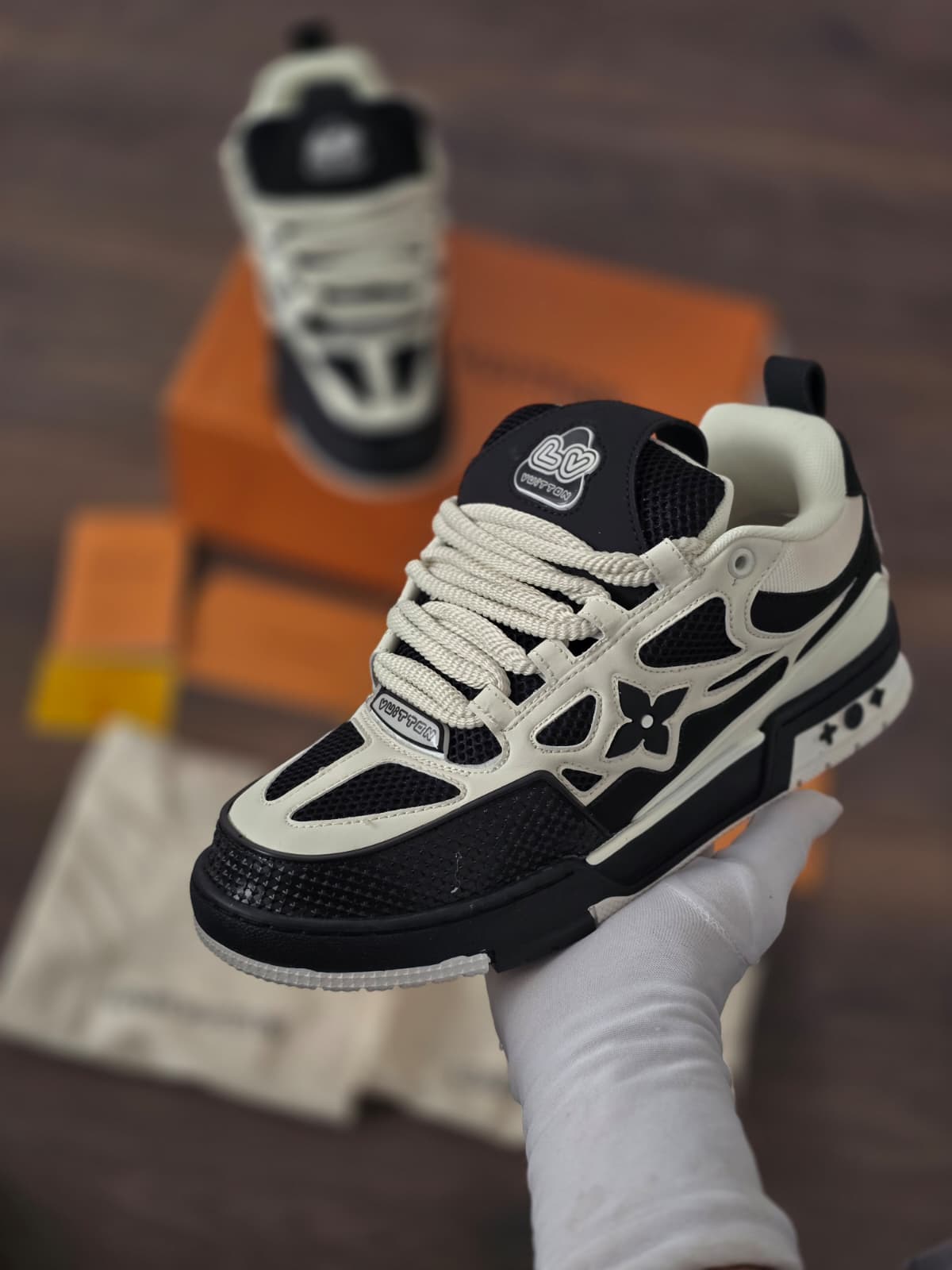 Lv skate blanca negra