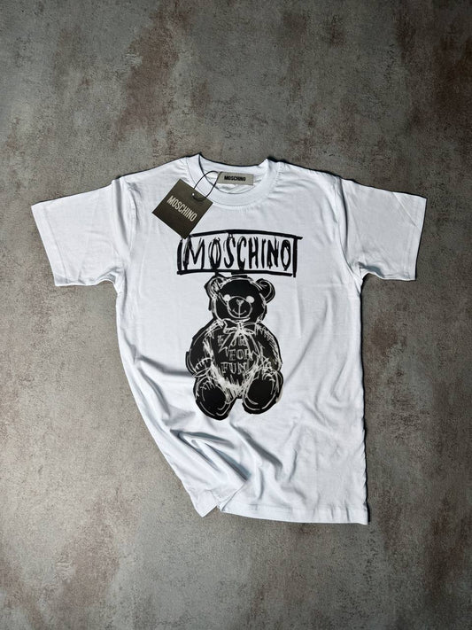 Camiseta Moschino blanco logo negro y blanco en medio oso