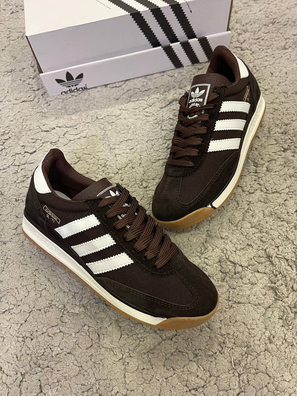 ADIDAS LD 72 marrones logo blanco detalles dorados