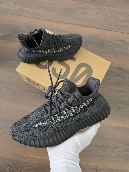 Yeezy boost x dior negra