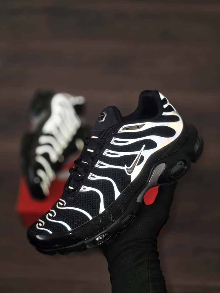 Tn negro plata reflectivo