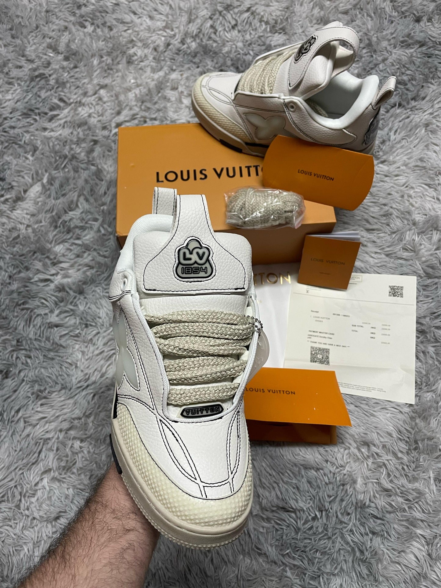 LV Skate beige y blanca
