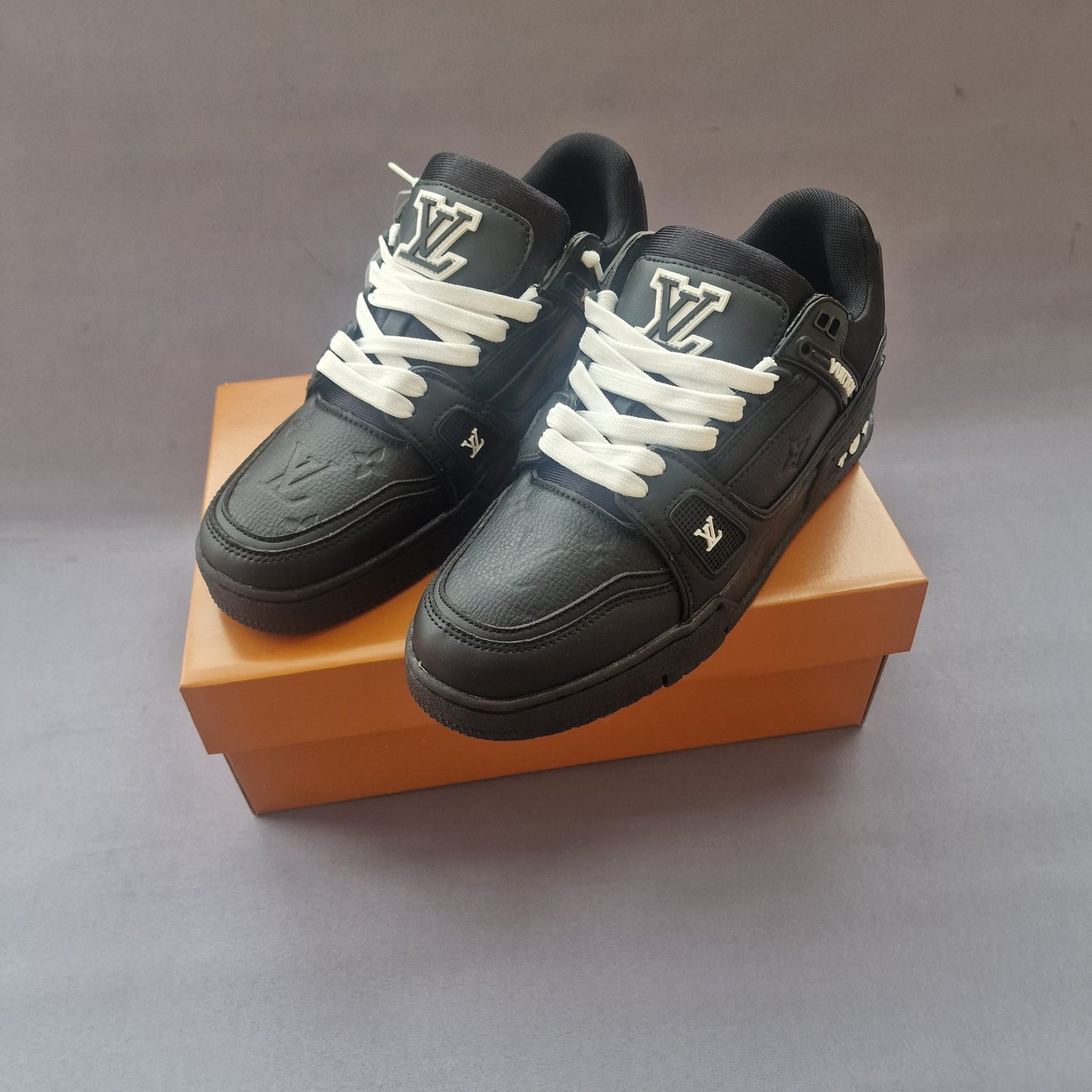 Louis vuitton trainer negras