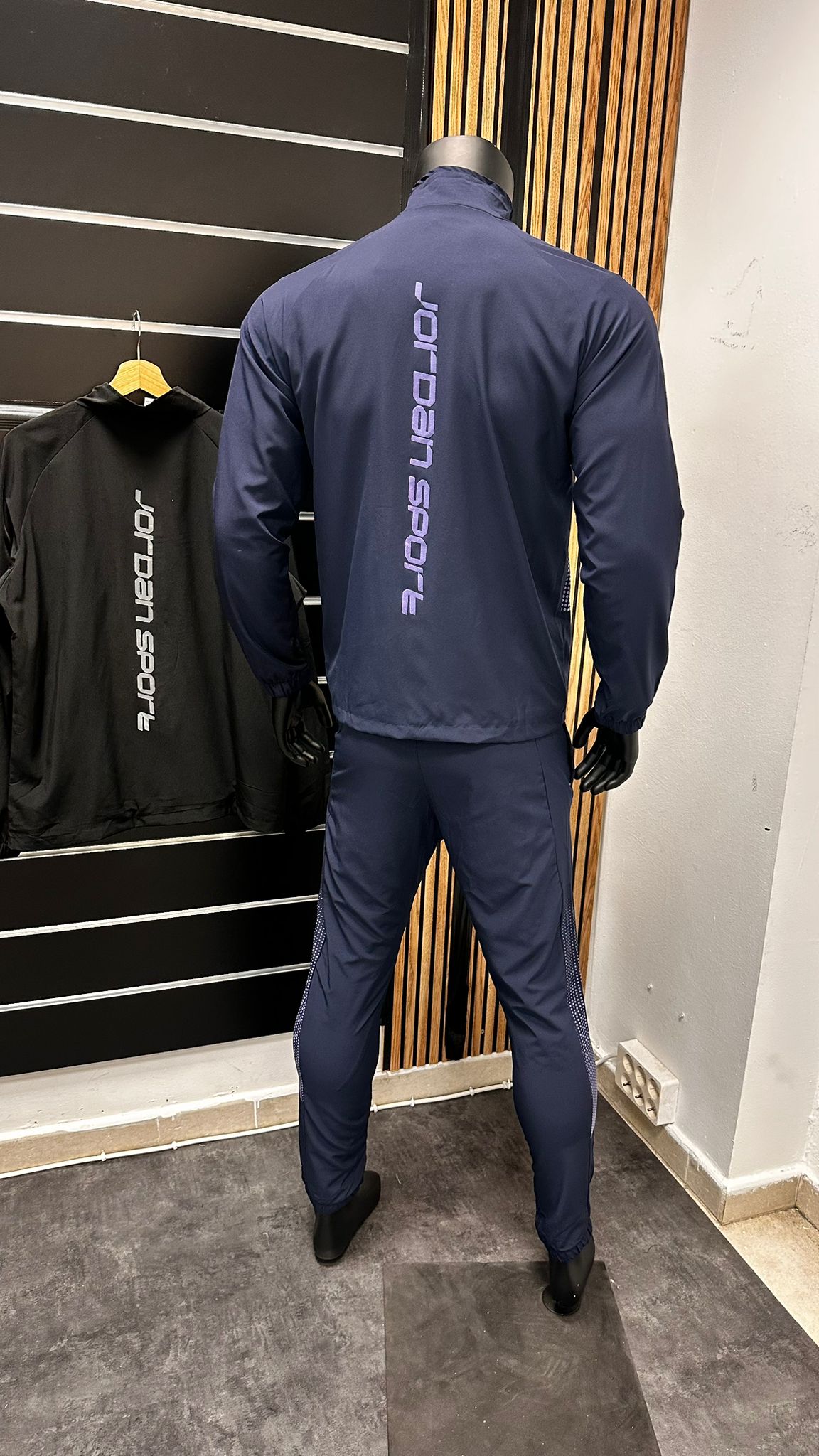 Chandal jordan azul logo morado