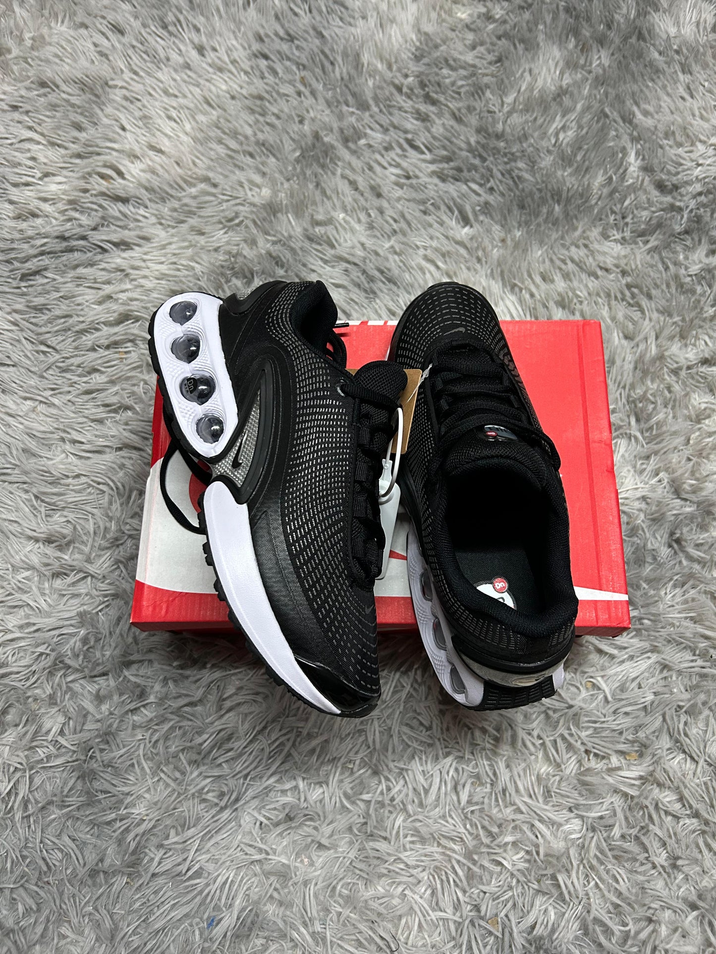 AIR MAX DN NEGRA Y BLANCA