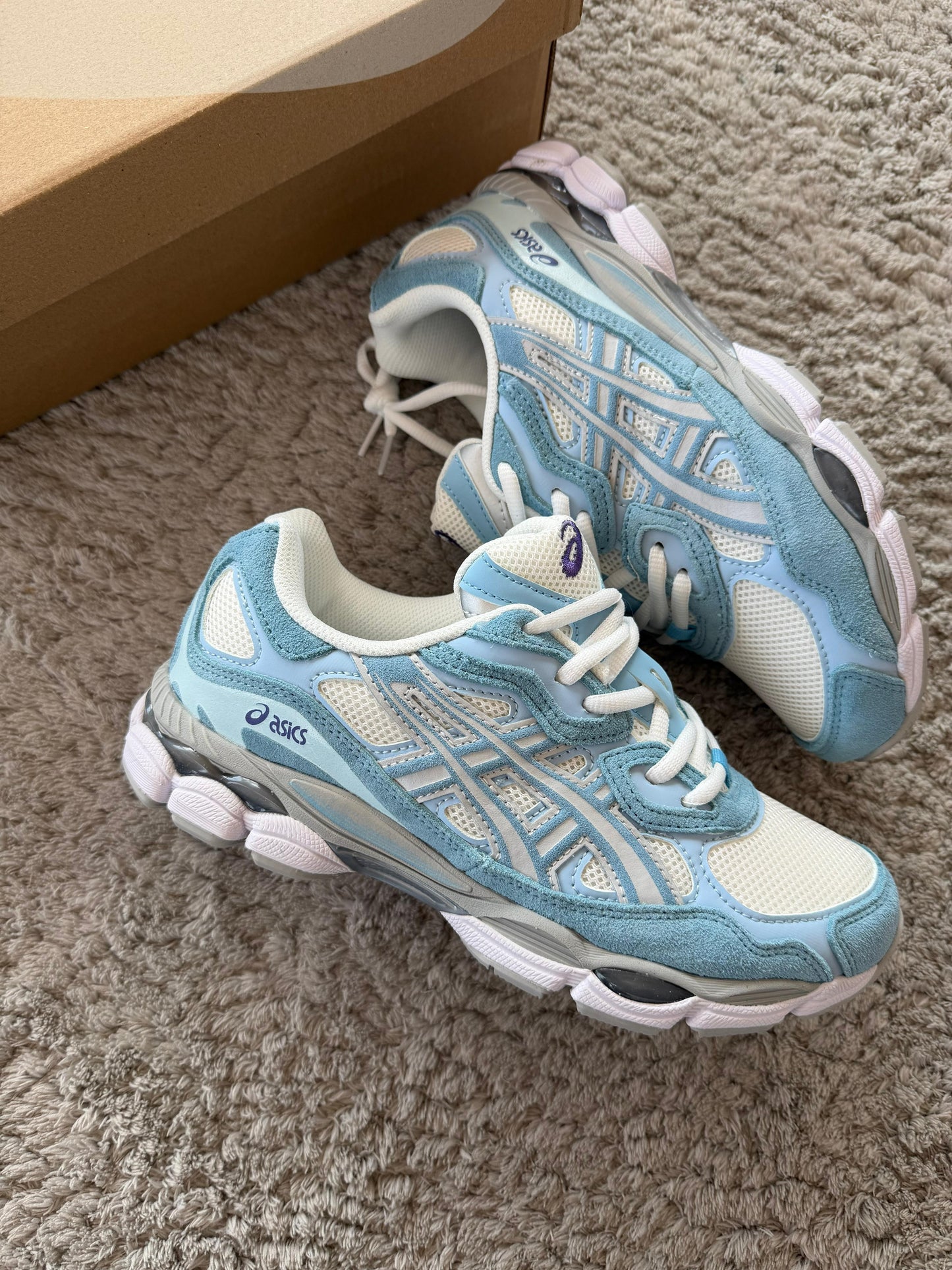 ASICS GEL-NYC azules y blancas