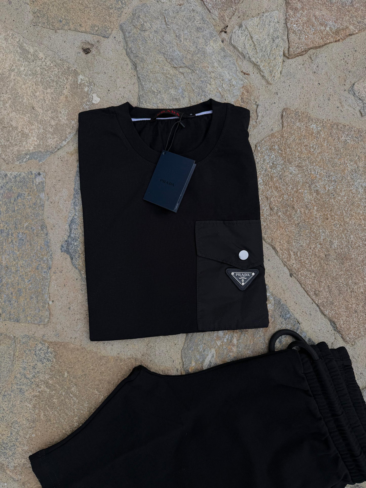 Conjunto corto prada negro bolsillo