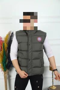 Chaleco Canada Goose verde bosque logo azul