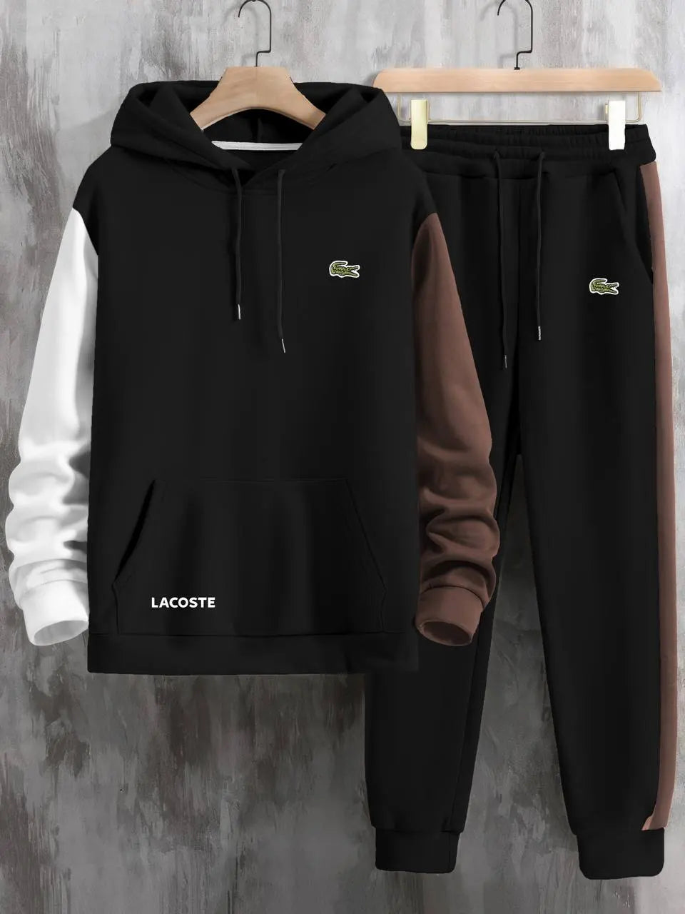 CHANDAL LACOSTE negro detalles blancos y marrones