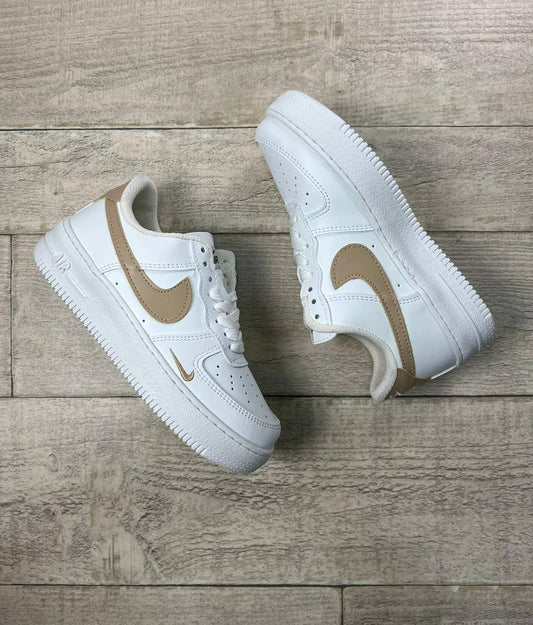 AIR FORCE 1 blancas logo marron