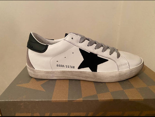 GOLDEN GOOSE BLANCAS LOGO NEGRO