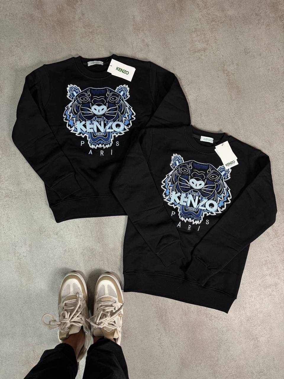 Sudadera Kenzo negra logo azul celeste