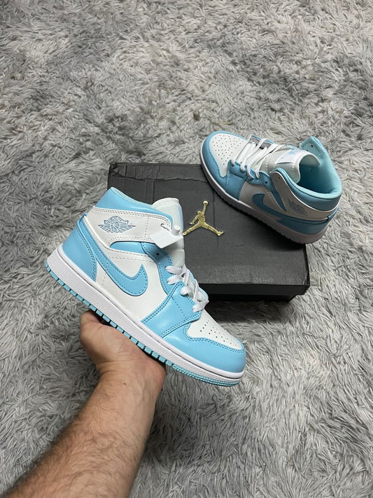 Jordan 1 azules y blancas
