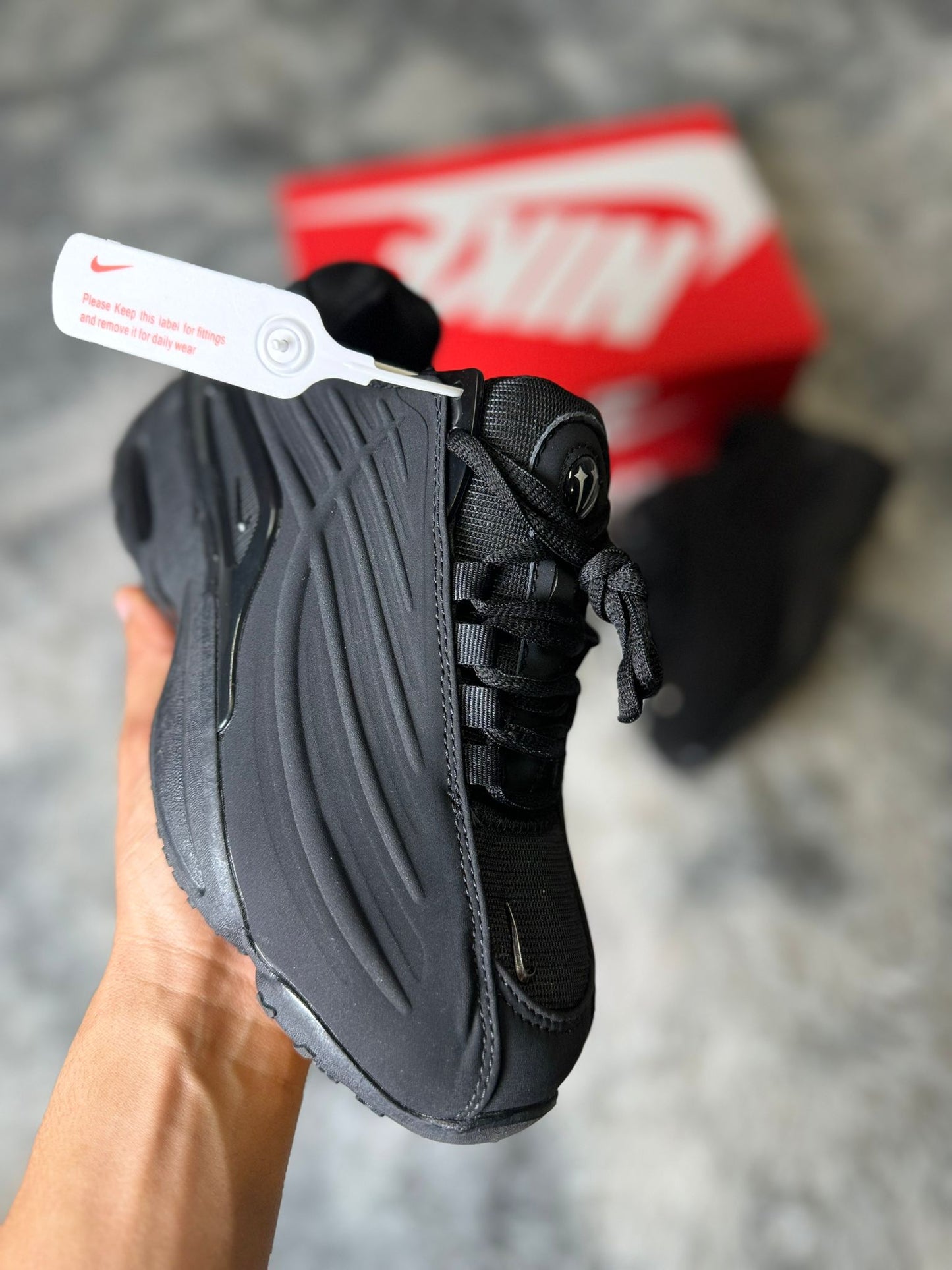 Nike nocta negro detalles grises