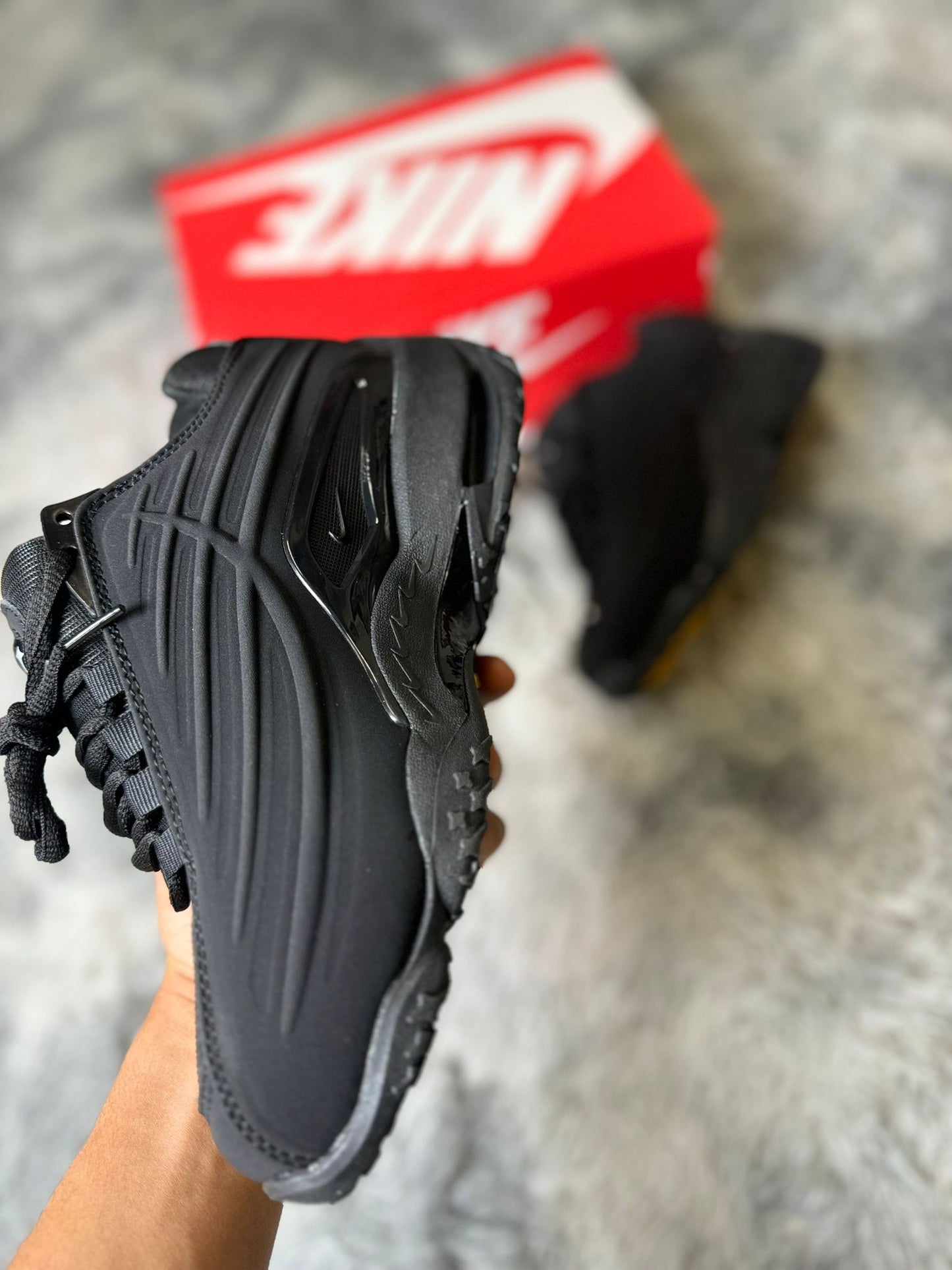 Nike nocta negro detalles grises