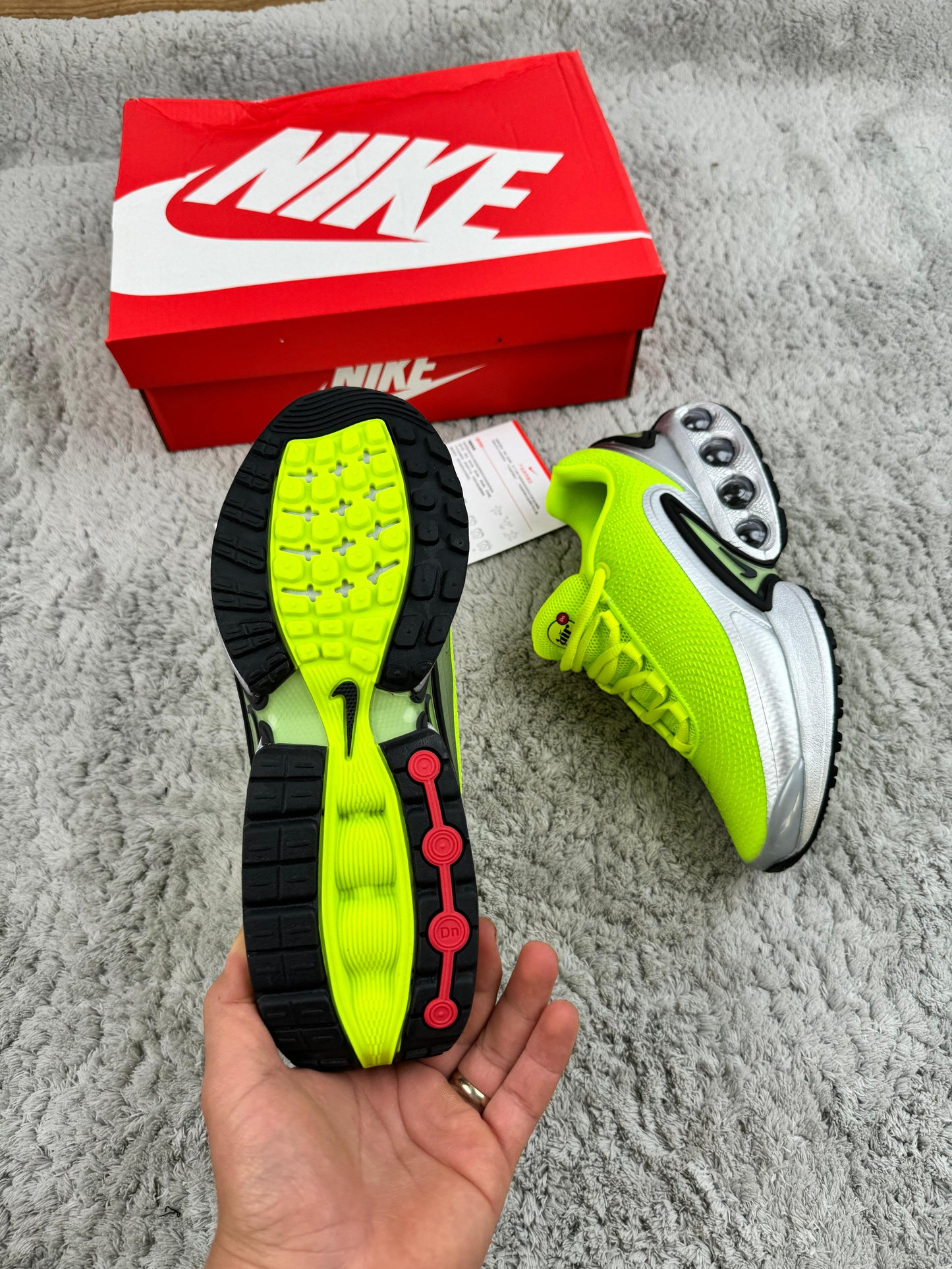 Nike TN DN fluor y blancas