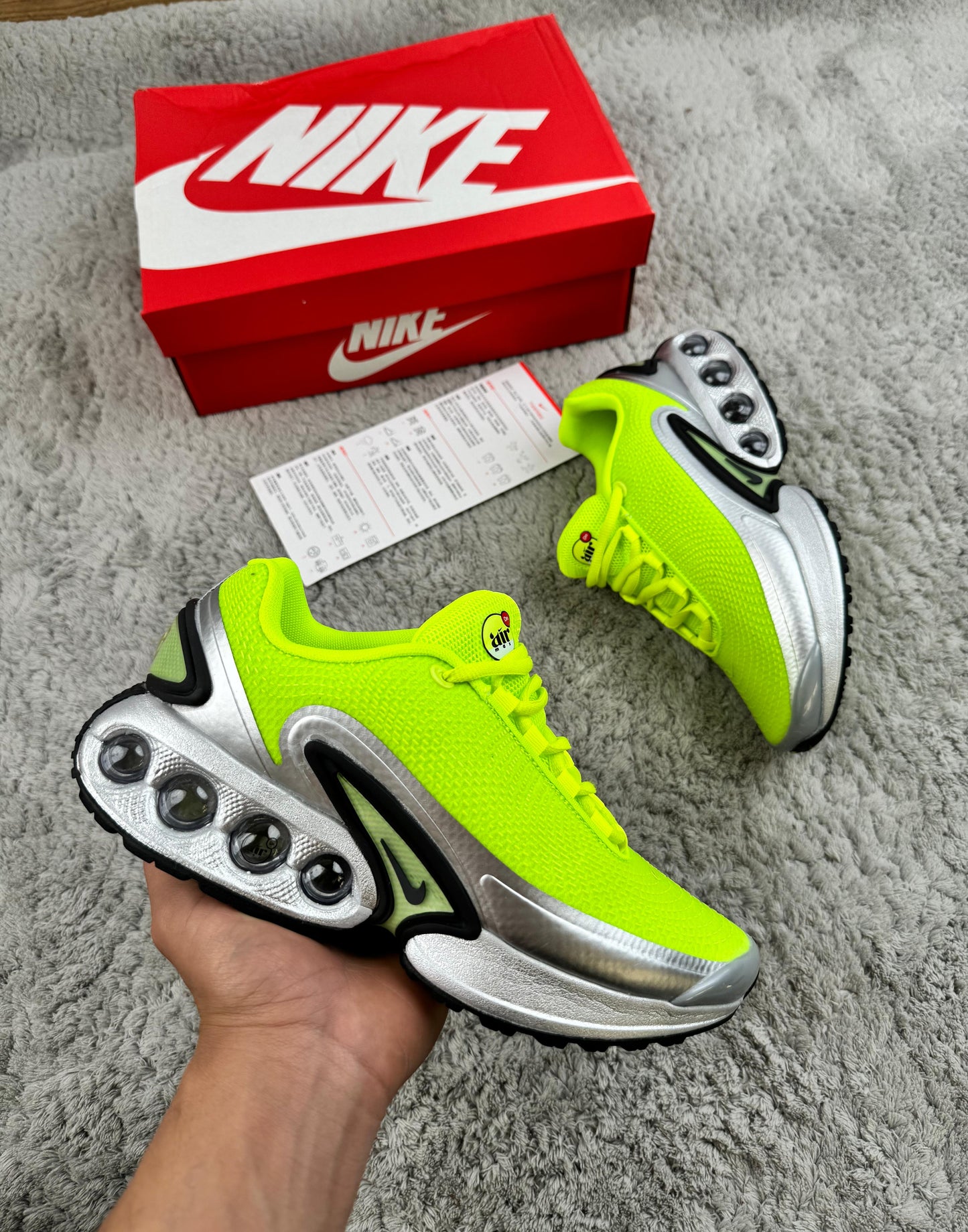 Nike TN DN fluor y blancas