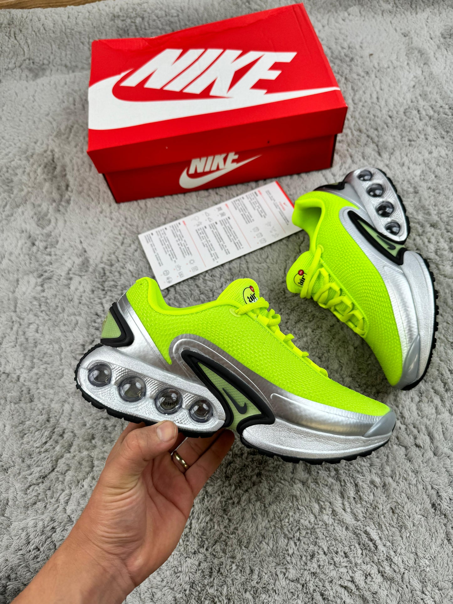 Nike TN DN fluor y blancas