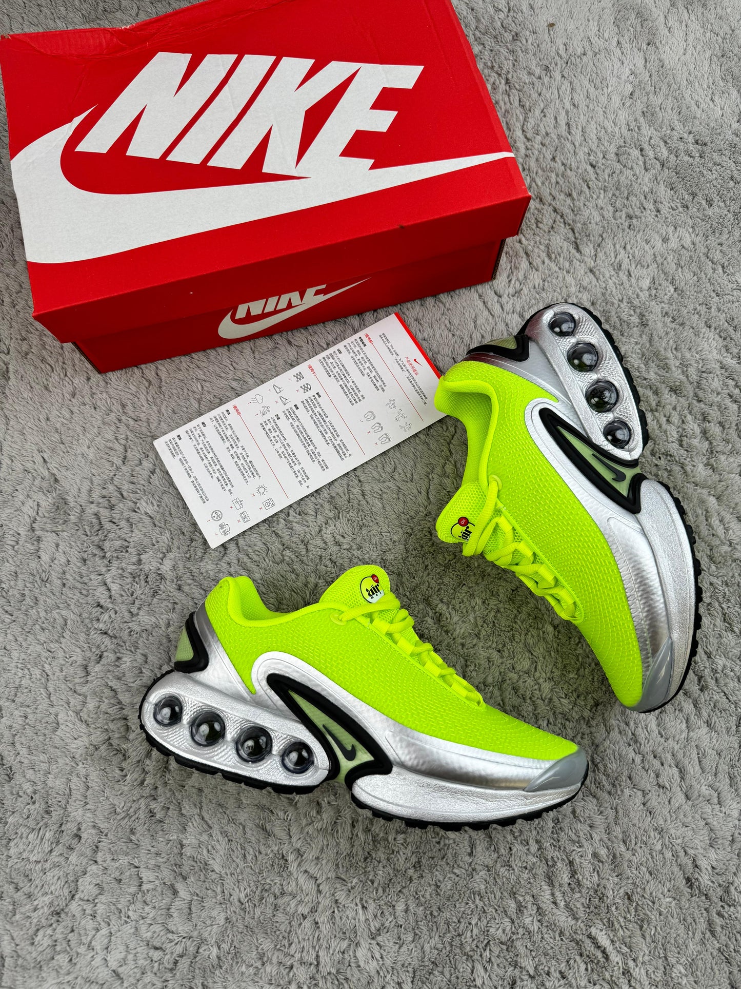 Nike TN DN fluor y blancas