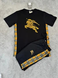 Conjunto burberry negro logo dorado