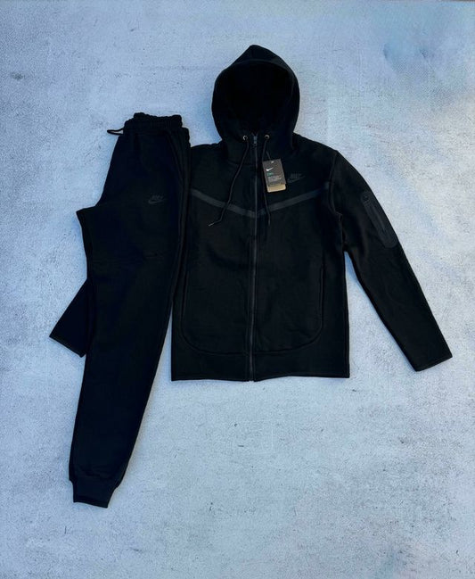 Chandal nike tech negro