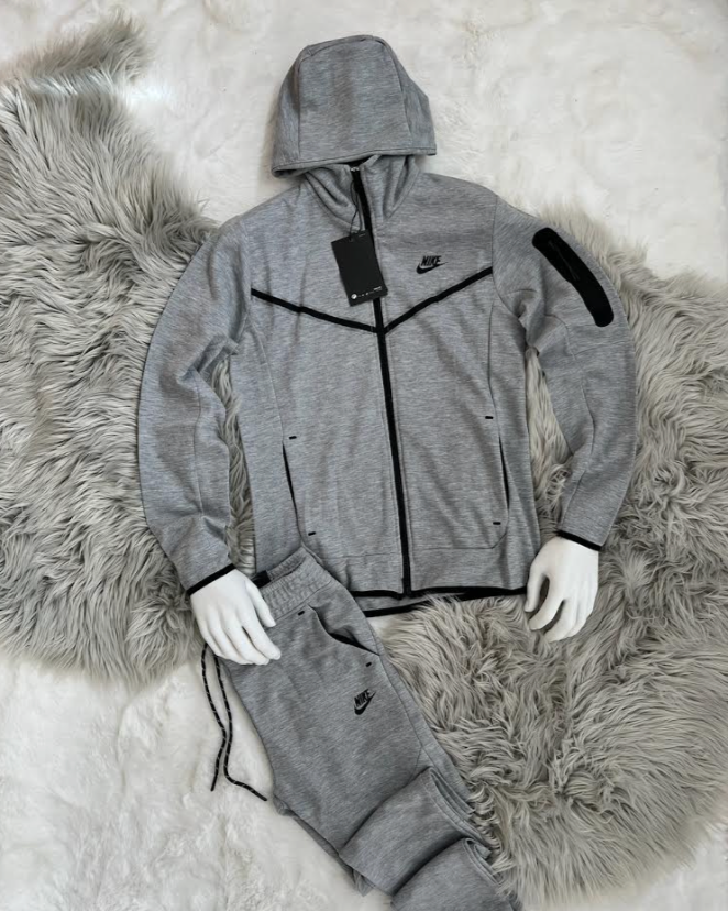 Nike tech gris