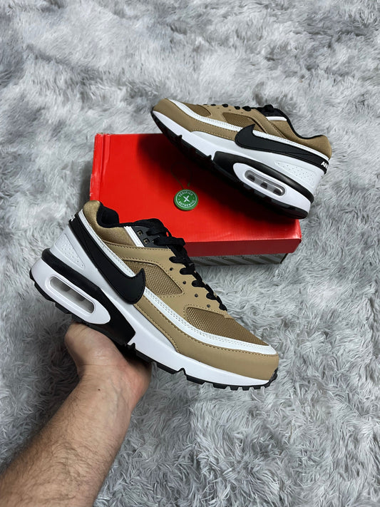 Air max BW marrones y blancos logo negro