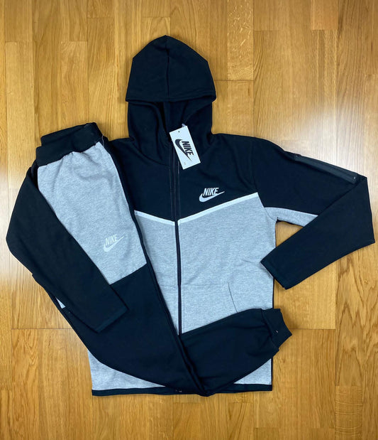 Nike Tech Fleece Gris y negro